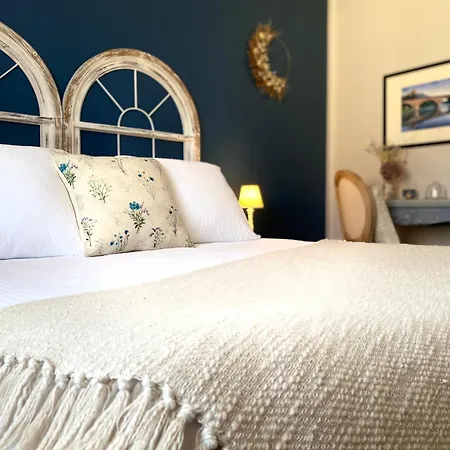 Reveries En Perigord D'hotes De Charme Bed and Breakfast